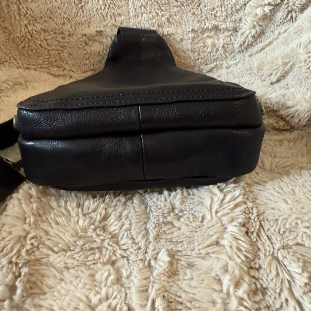 Black pebbled leather sling bag silver studs - Picture 7 of 7